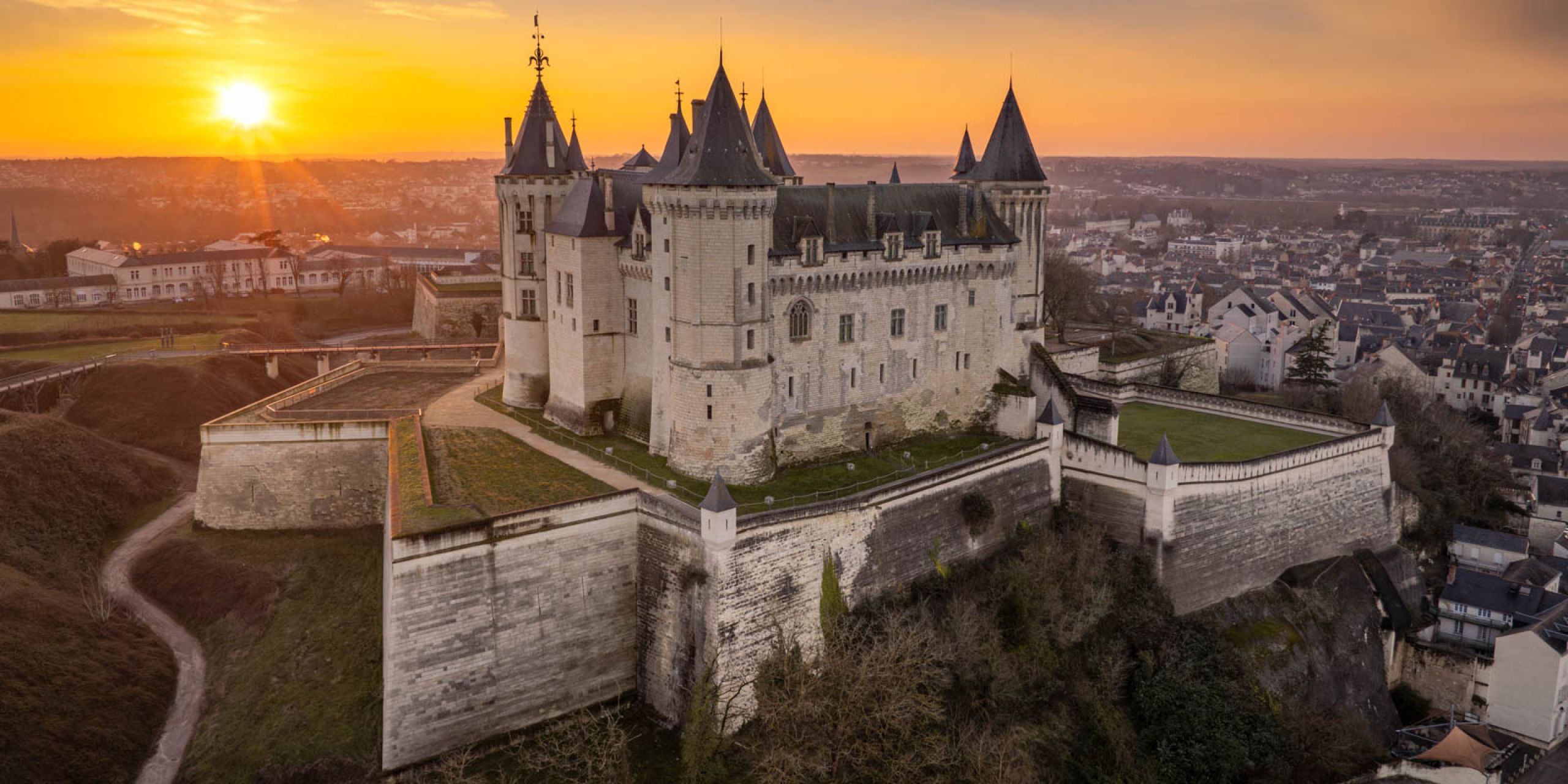 vue drone sur le château de Saumur